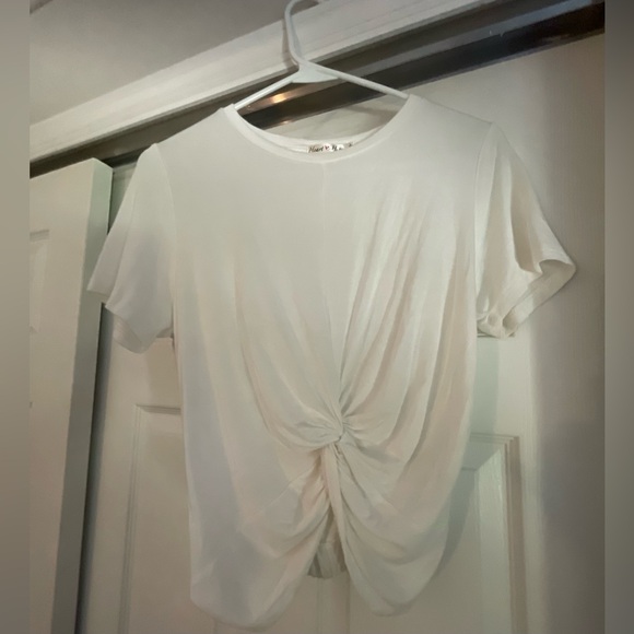 Heart & Hips Tops - EUC WHITE CROP TOP KNOT FRONT